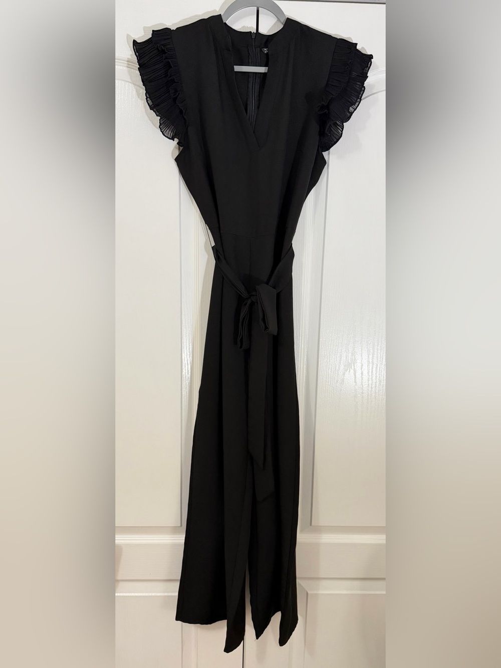 V-neck Flutter Sleeve Wide Leg Ankle Jumpsuit Size M ✨